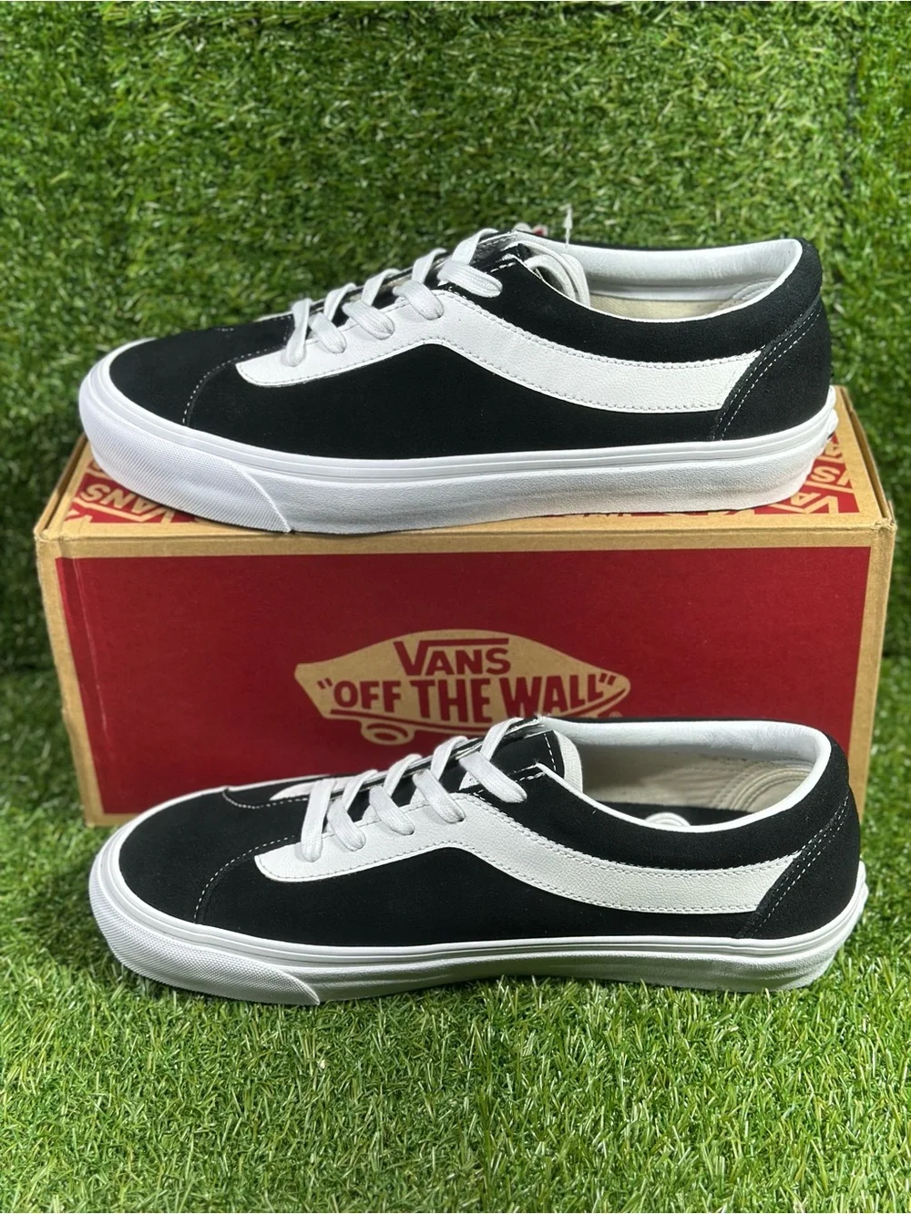 Vans Bold Ni Black and White Low-Top Sneakers, Men’s 10, VN0A3WLPOS7